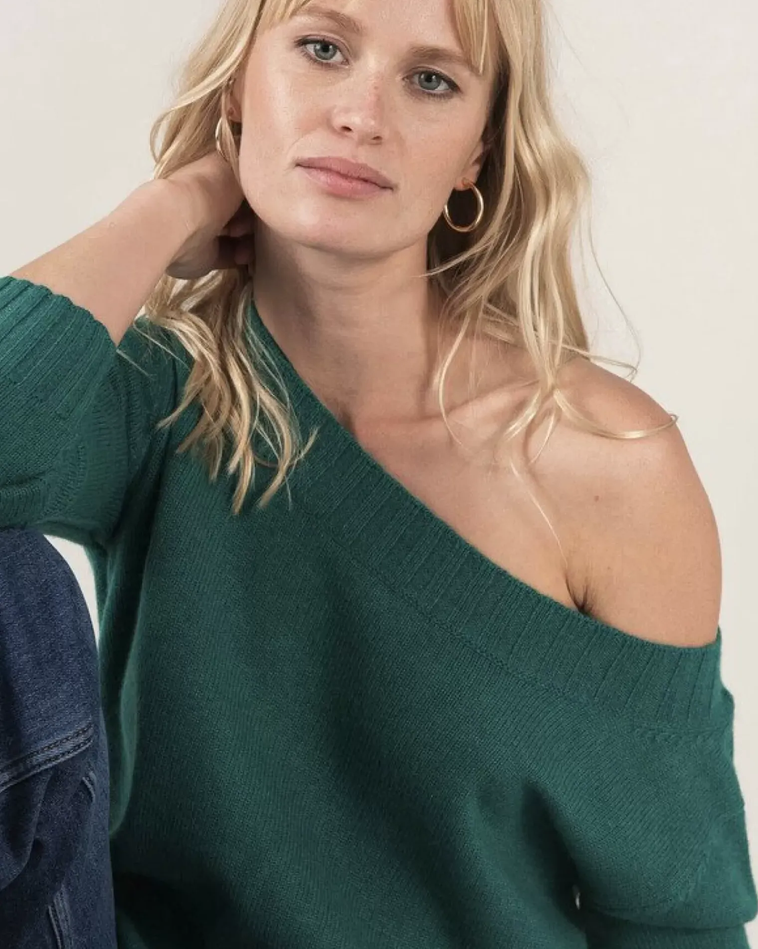 Kujten Sweaters & Sweatshirts>Asymmetric Round Neck Cashmere Sweater Vert Menthe