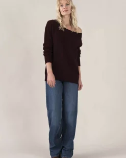 Kujten Sweaters & Sweatshirts>Asymmetric Round Neck Cashmere Sweater Bordeaux