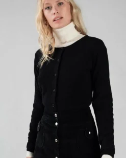 Kujten Jackets & Vests><noscript><img width=
