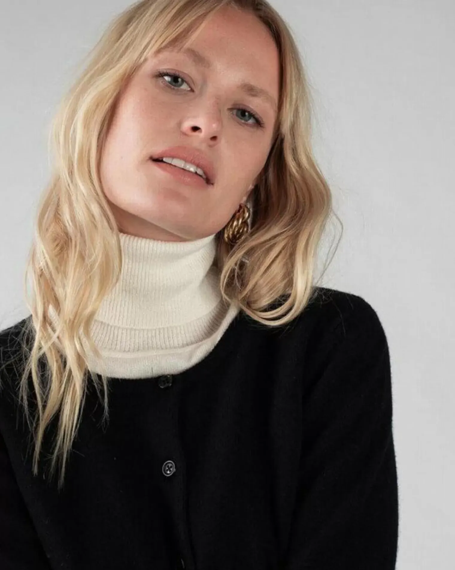 Kujten Jackets & Vests>Basic Round Neck Woman Cashmere Cardigan Noir