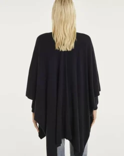 Kujten Capes & Ponchos><noscript><img width=
