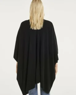 Kujten Capes & Ponchos><noscript><img width=