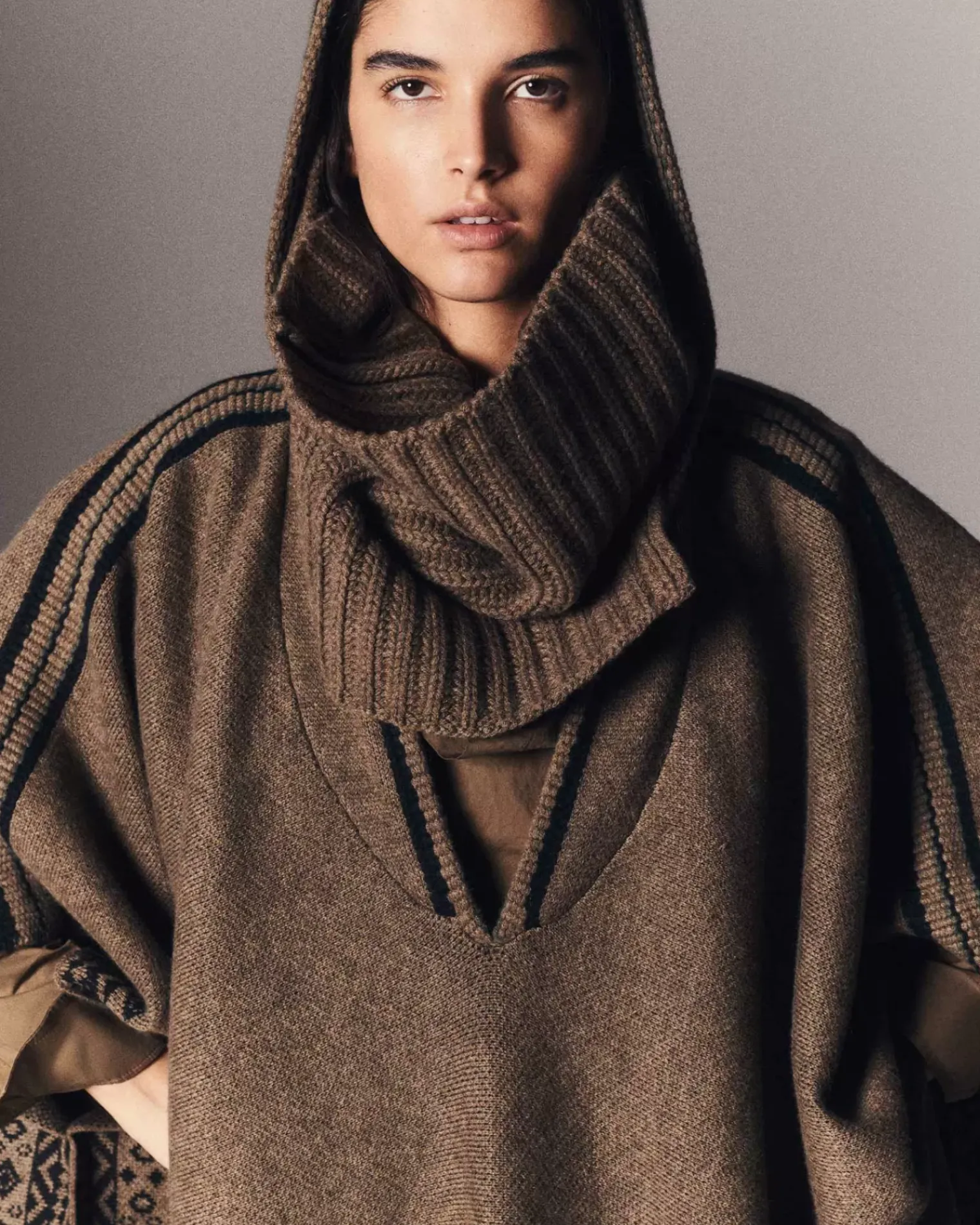 Kujten Capes & Ponchos>Cashmere Hooded Poncho Kaki Moss