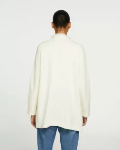 Kujten Jackets & Vests><noscript><img width=