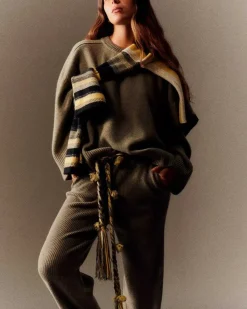 Kujten Sweaters & Sweatshirts>Cashmere Long Sleeve Round Neck Sweater Kaki Chine