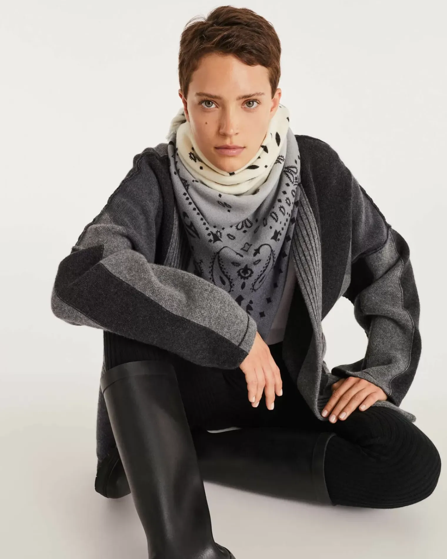 Kujten Jackets & Vests>Cashmere Vest Kimono Noir