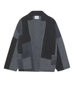 Kujten Jackets & Vests><noscript><img width=