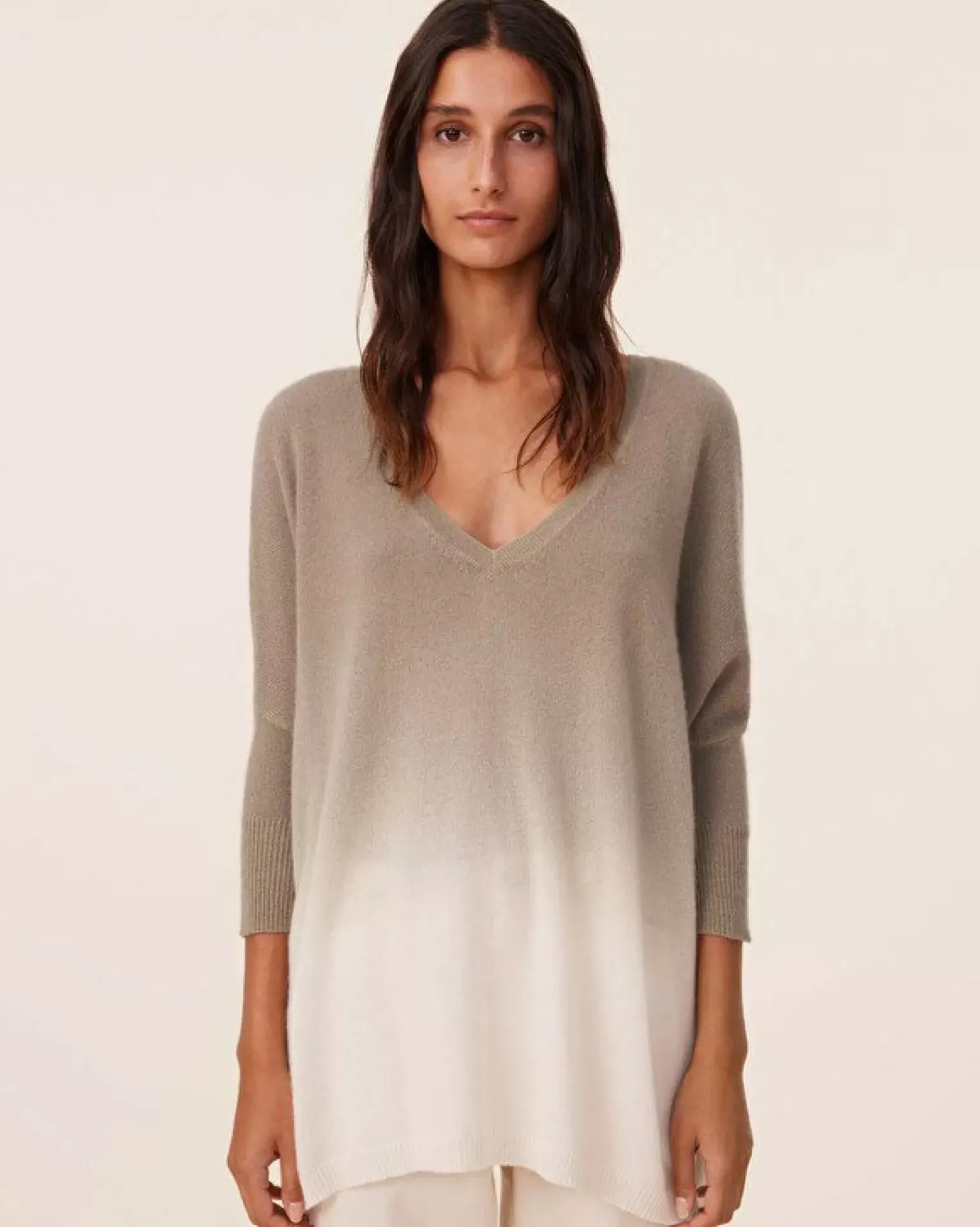 Kujten Sweaters & Sweatshirts>Dip Dye Oversize V-Neck Cashmere Sweater, 2-Threads Kaki Chine