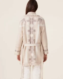 Kujten Jackets & Vests><noscript><img width=