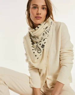 Kujten Scarves & Snoods><noscript><img width=
