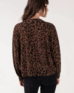 Kujten Jackets & Vests><noscript><img width=