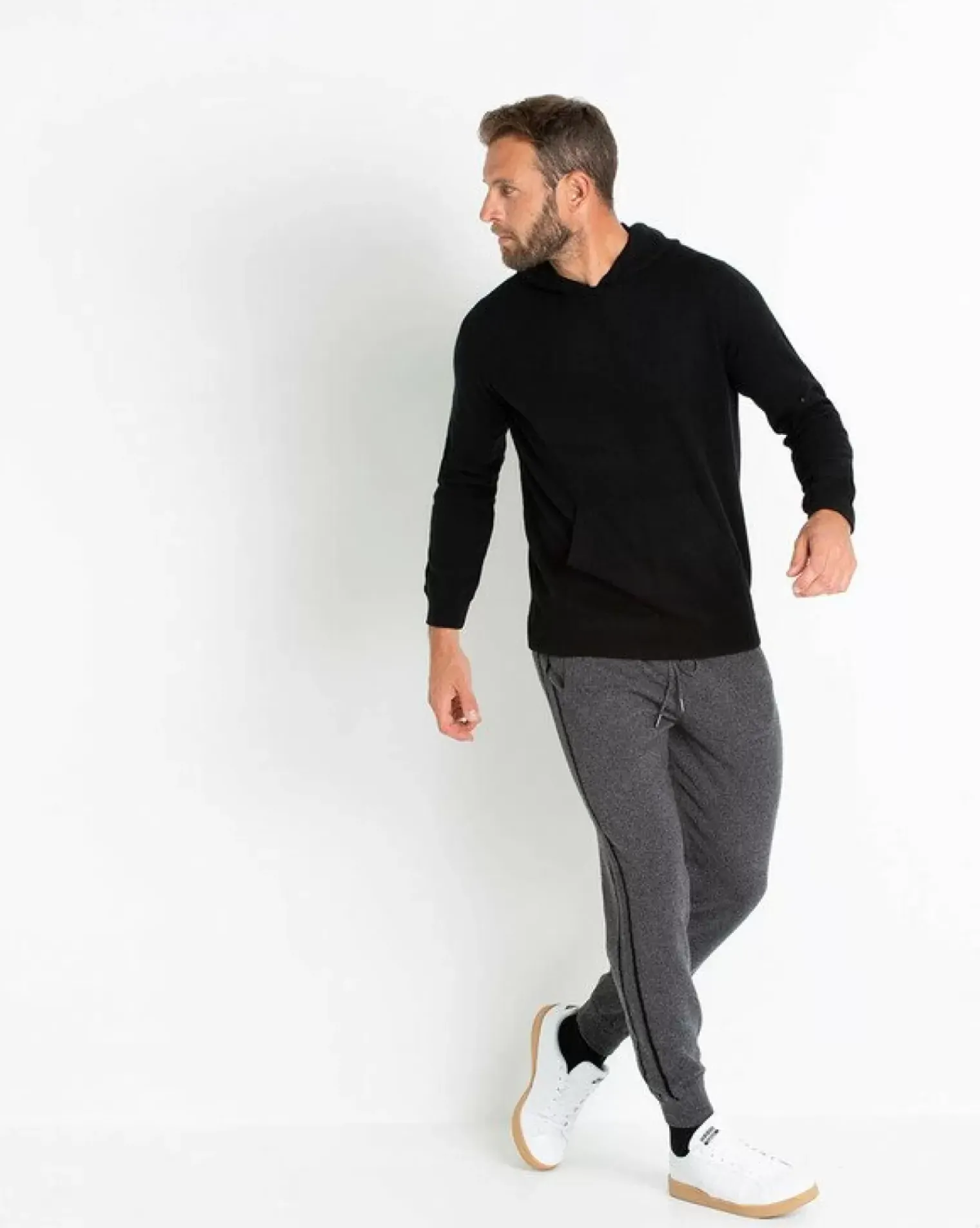Kujten Sweaters & Sweatshirts>Long Sleeves Cashmere Sweatshirt Noir