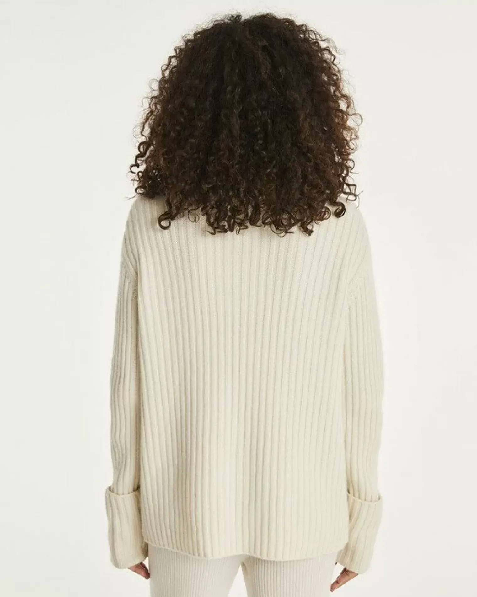 Kujten Sweaters & Sweatshirts>Long-Sleeved Turtleneck Cashmere Sweater Blanc Vintage