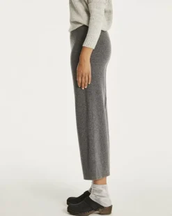 Kujten Pants & Shorts><noscript><img width=