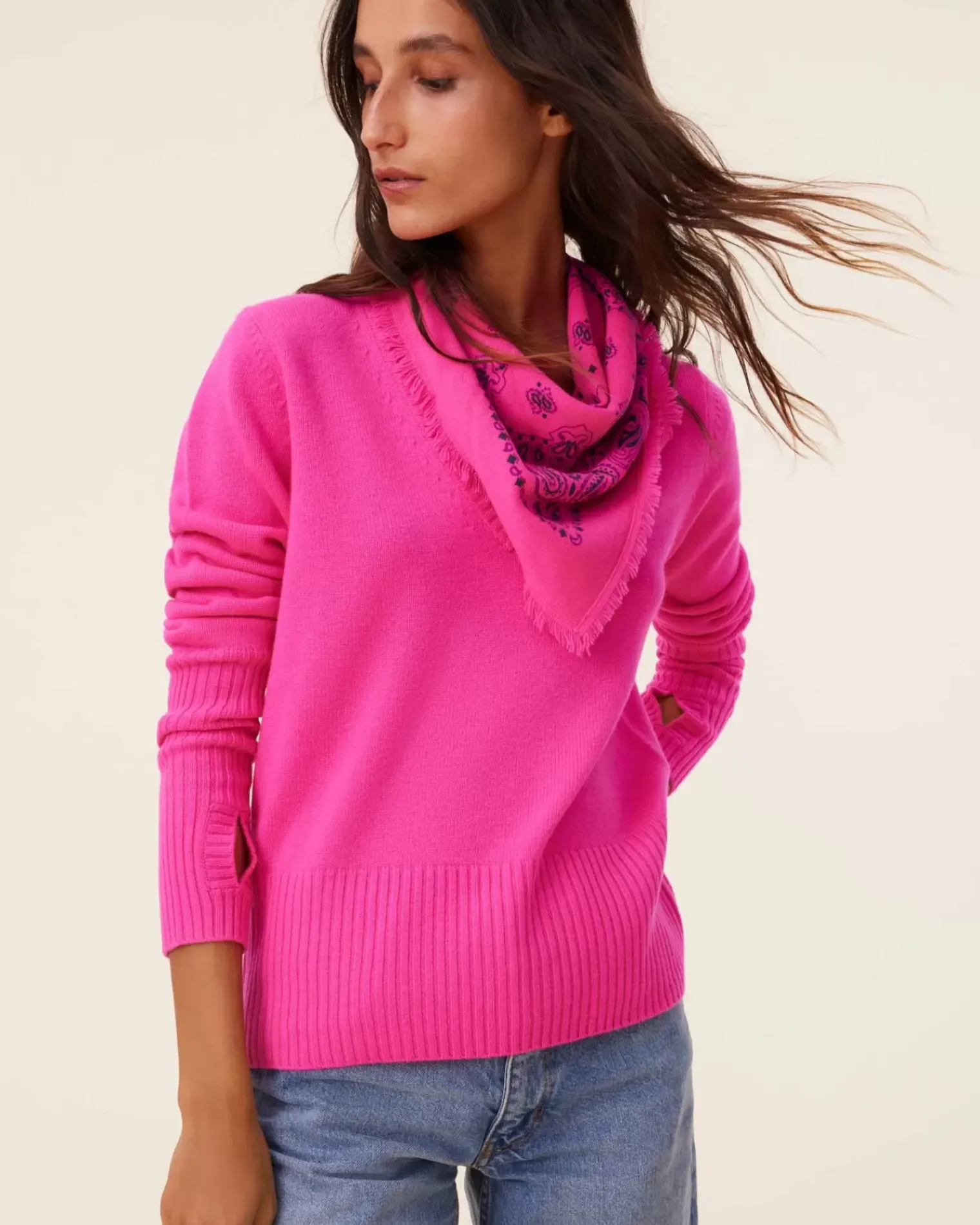 Kujten Sweaters & Sweatshirts>Mittens Sleeves V-Neck Cashmere Sweater, 4-Threads Rose Neon