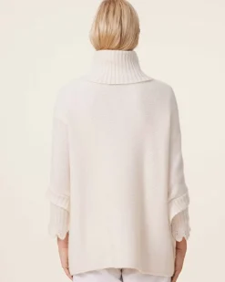 Kujten Capes & Ponchos><noscript><img width=