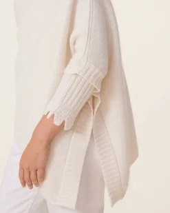 Kujten Capes & Ponchos><noscript><img width=