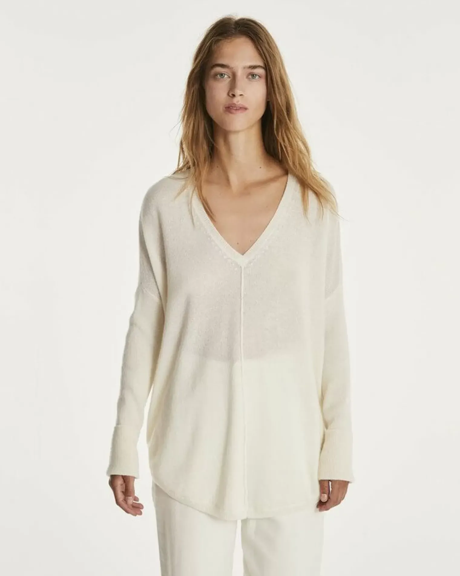 Kujten Sweaters & Sweatshirts>Oversize Woman V-Neck Cashmere Sweater Blanc