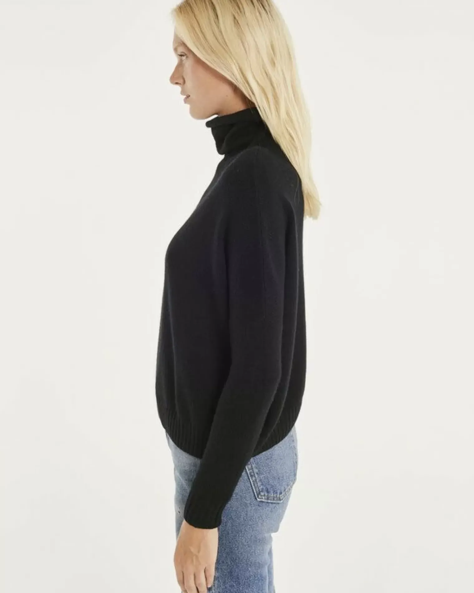 Kujten Sweaters & Sweatshirts>Oversized Turtleneck Cashmere Sweater, 4-Threads Noir