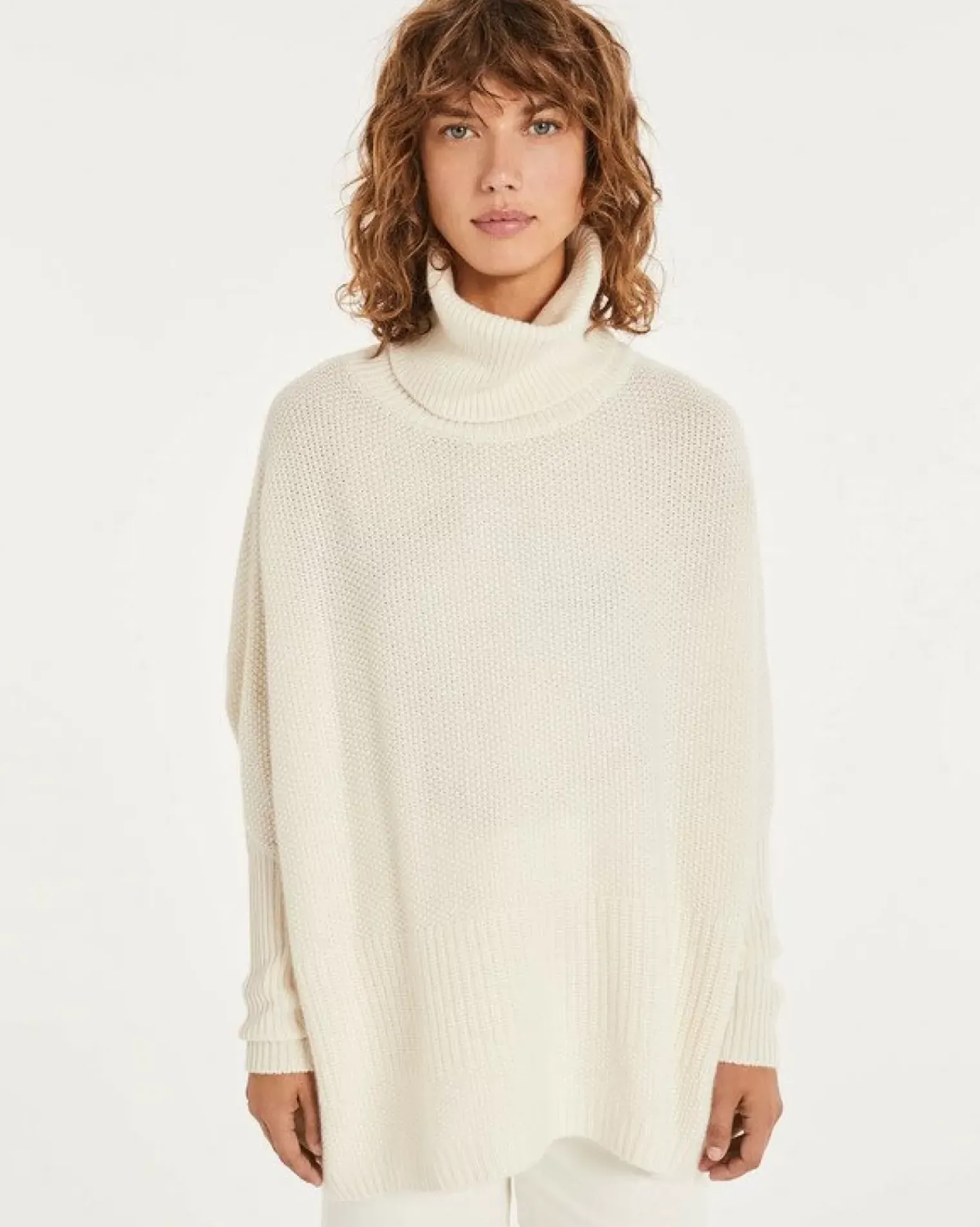 Kujten Sweaters & Sweatshirts>Oversized Turtleneck Cashmere Sweater Blanc