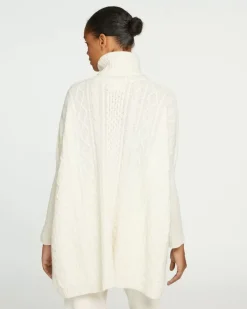 Kujten Capes & Ponchos><noscript><img width=