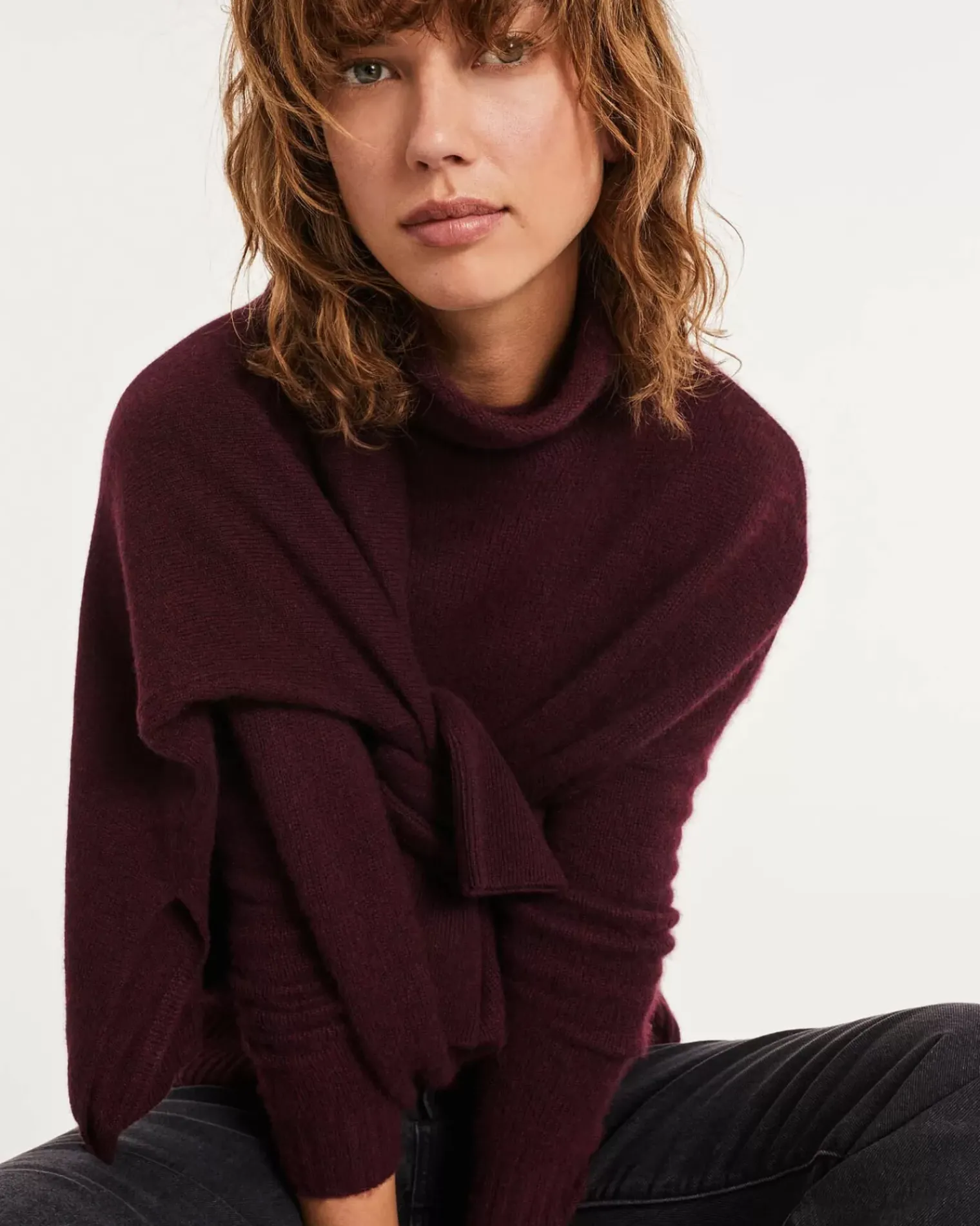 Kujten Sweaters & Sweatshirts>Oversized Turtleneck Cashmere Sweater Bordeaux