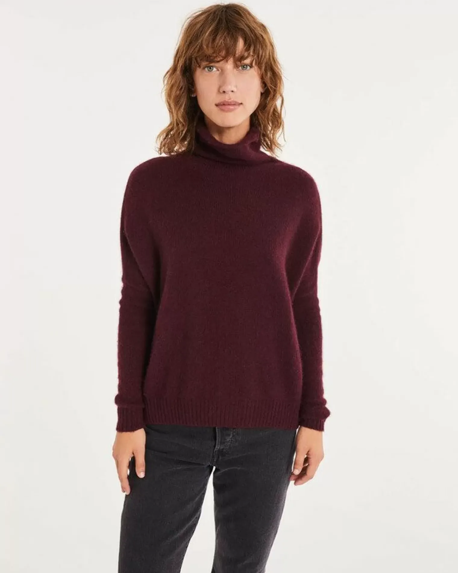 Kujten Sweaters & Sweatshirts>Oversized Turtleneck Cashmere Sweater Bordeaux