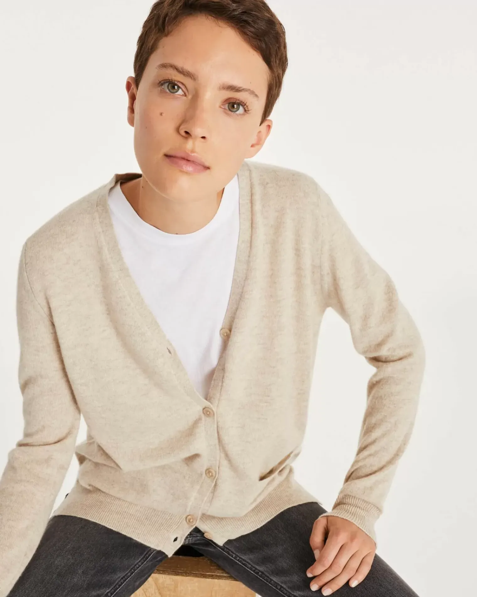 Kujten Jackets & Vests>Plain Straight V-Neck Cashmere Cardigan Avoine