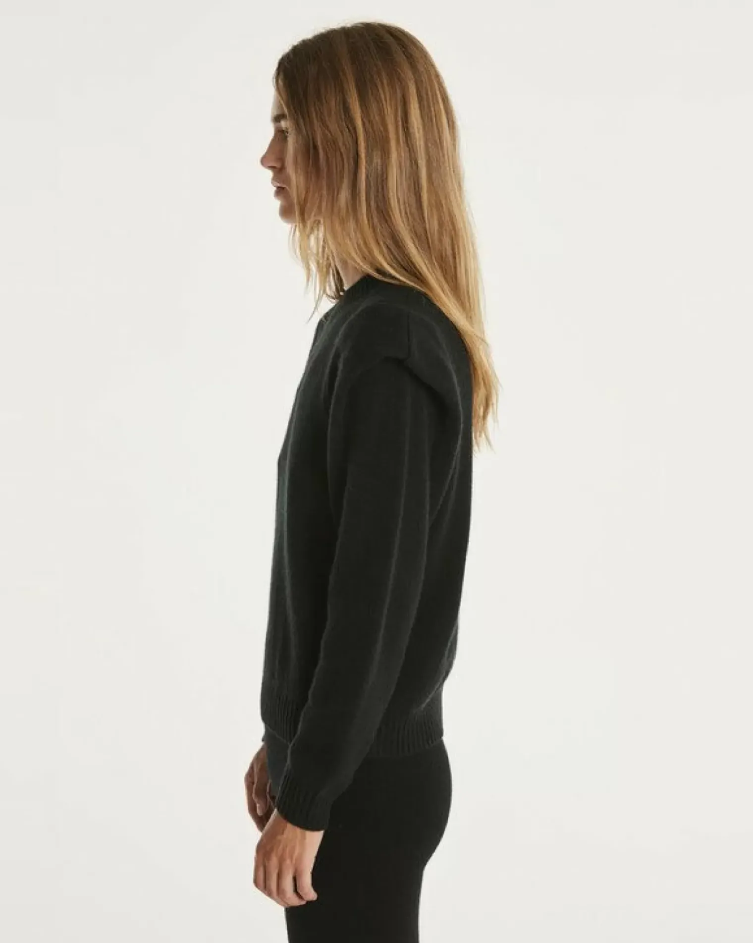 Kujten Sweaters & Sweatshirts>Round Neck Cashmere Shoulder Pad Sweater Noir