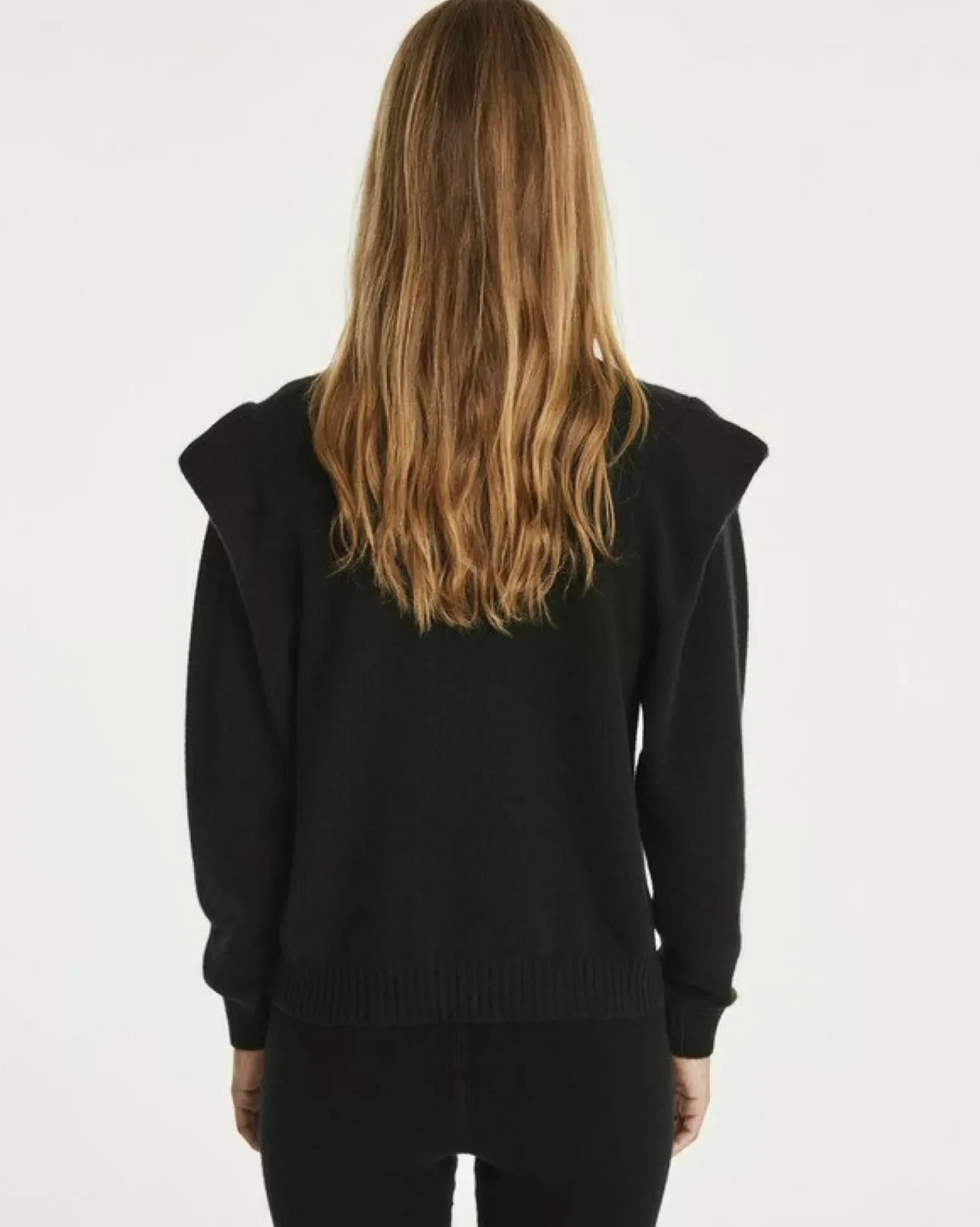 Kujten Sweaters & Sweatshirts>Round Neck Cashmere Shoulder Pad Sweater Noir
