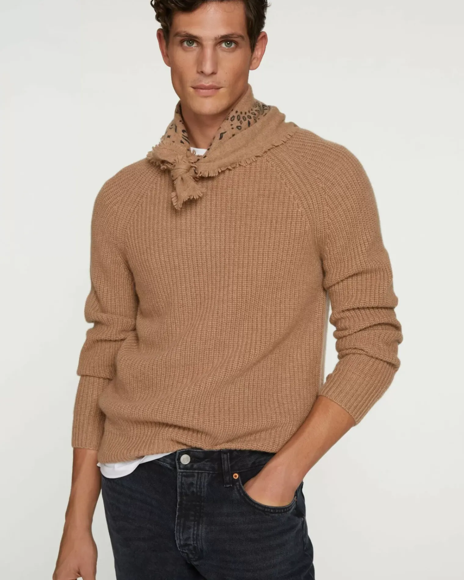 Kujten Sweaters & Sweatshirts>Round Neck Long Sleeve Sweater Camelo