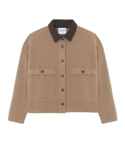 Kujten Jackets & Vests><noscript><img width=