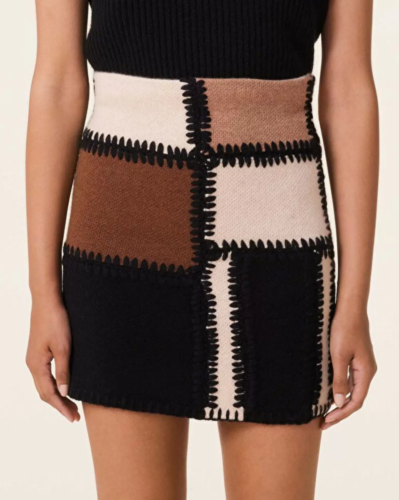Kujten Dresses & Skirts>Short Jacquard Crochet Cashmere Skirt, 4-Threads Noir
