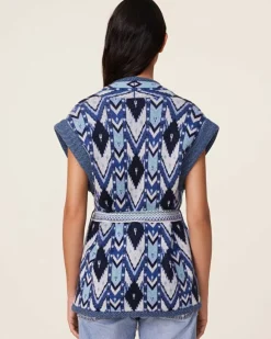 Kujten Jackets & Vests><noscript><img width=