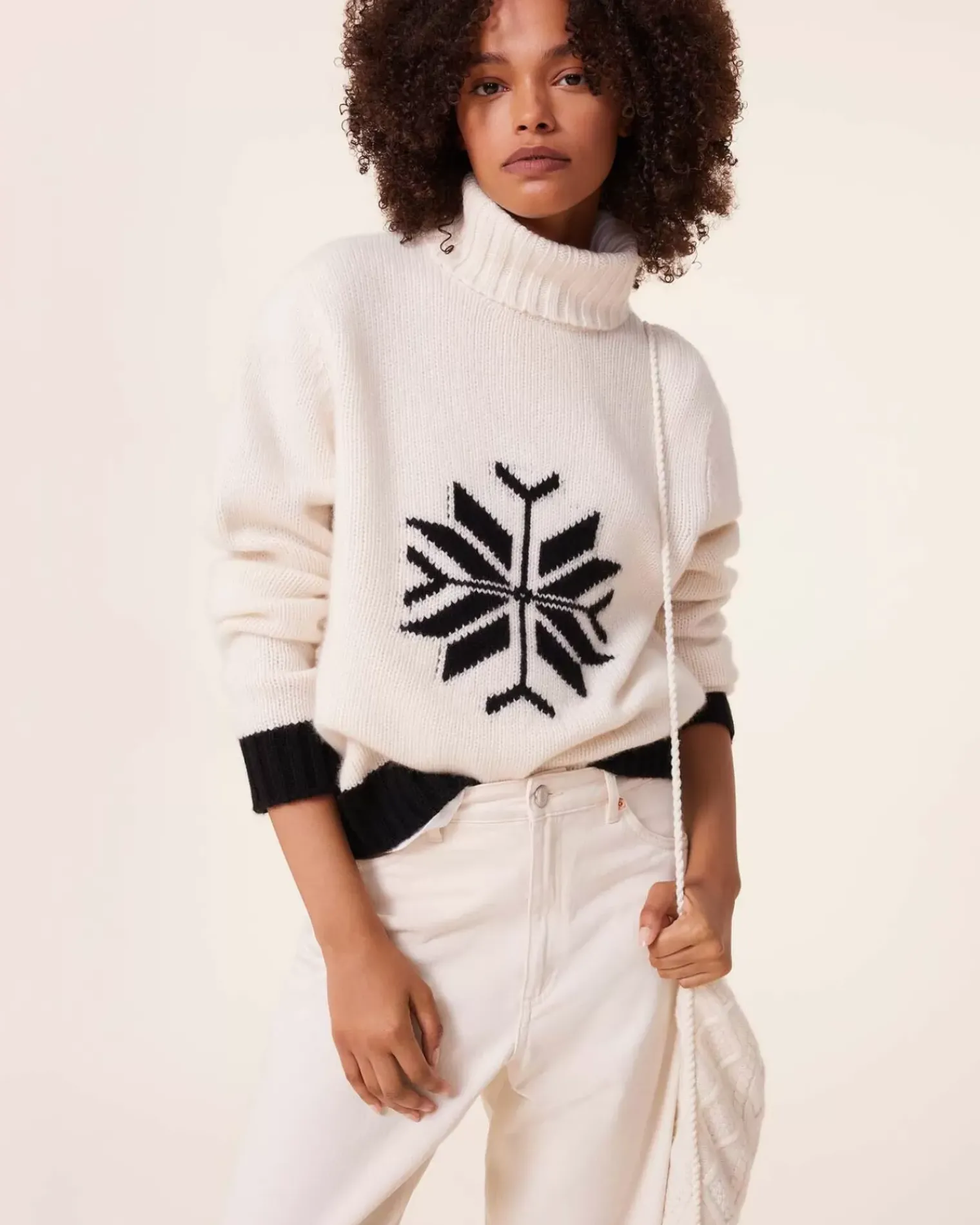 Kujten Sweaters & Sweatshirts>Turtleneck Cashmere Sweater, 10-Threads Blanc