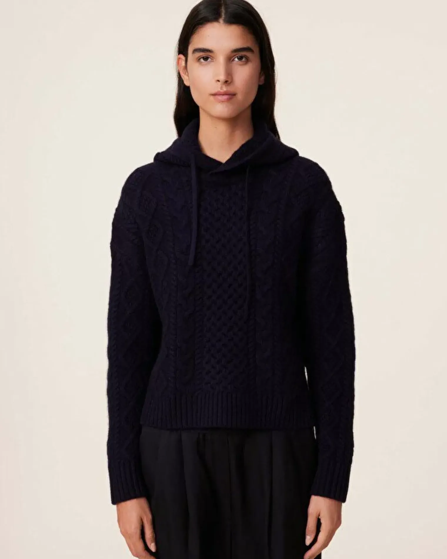 Kujten Hoodies>Twisted Cashmere Hoodie, 8-Threads Bleu Marine Fonce