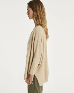 Kujten Jackets & Vests><noscript><img width=