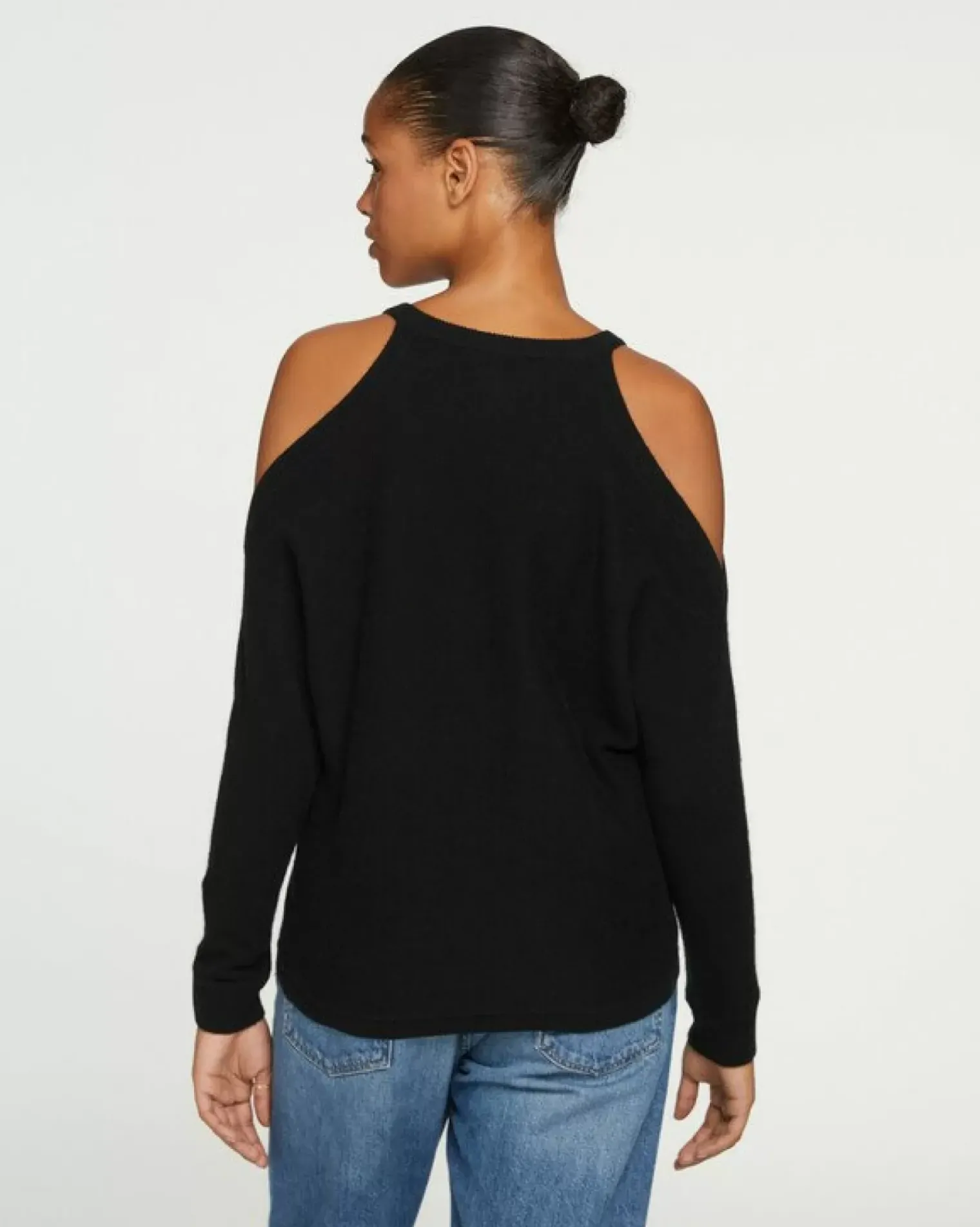 Kujten Sweaters & Sweatshirts>V-Neck Sweater With Shoulder Opening Noir