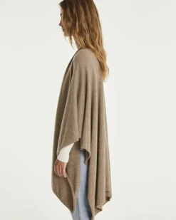 Kujten Capes & Ponchos><noscript><img width=
