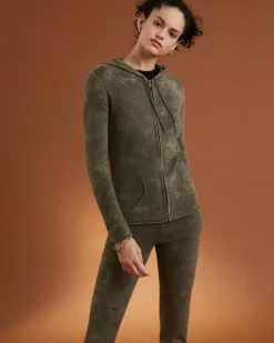 Kujten Jackets & Vests><noscript><img width=