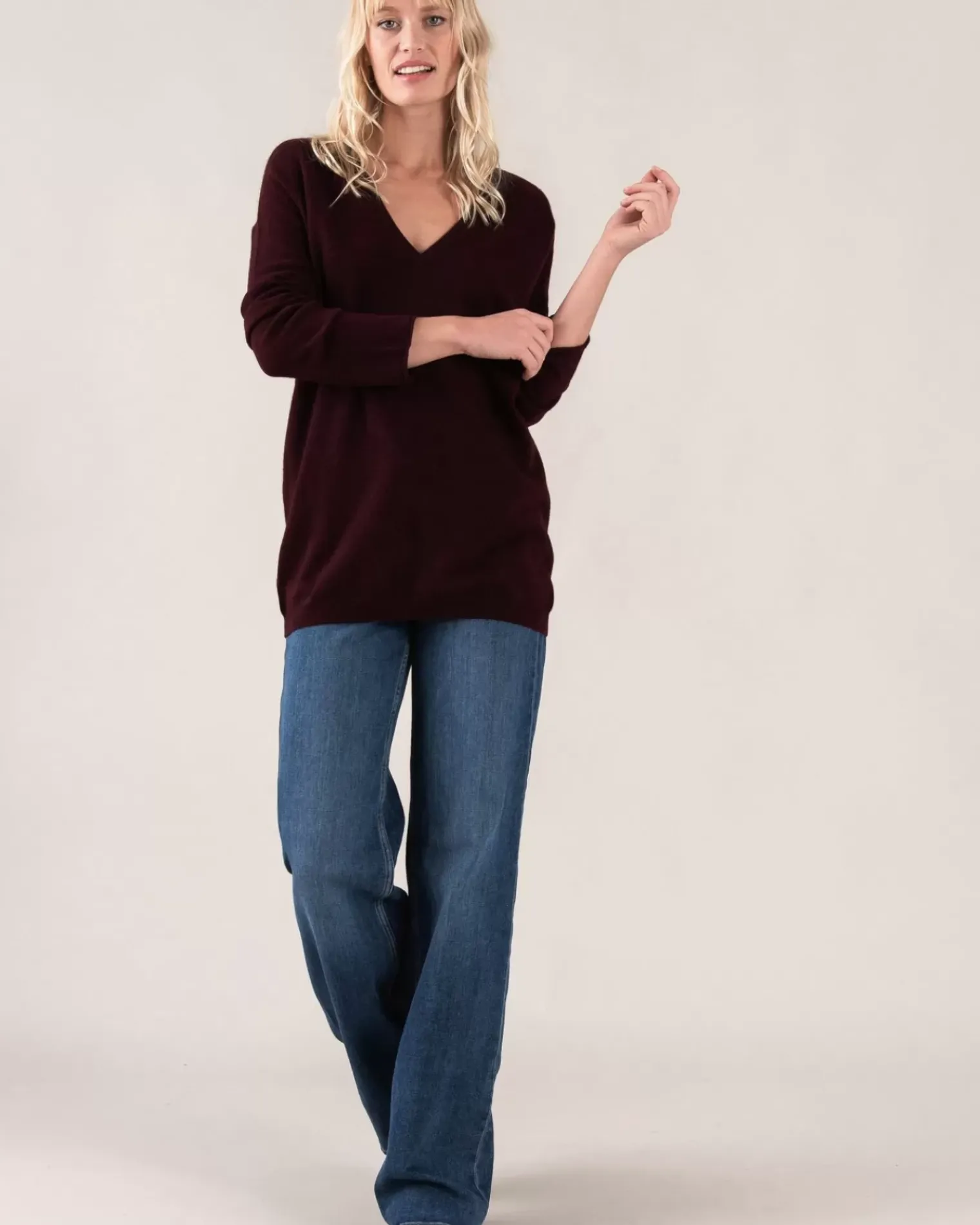 Kujten Sweaters & Sweatshirts>Women Boyfriend V-Neck Cashmere Sweater Bordeaux