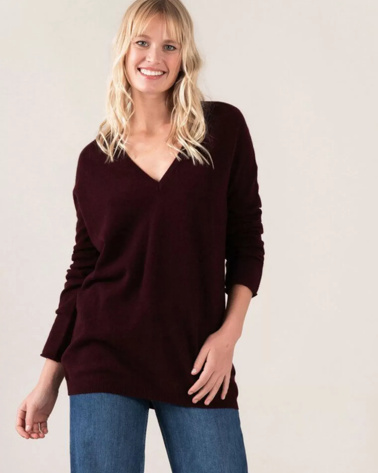 Kujten Sweaters & Sweatshirts>Women Boyfriend V-Neck Cashmere Sweater Bordeaux