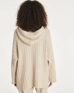 Kujten Capes & Ponchos><noscript><img width=