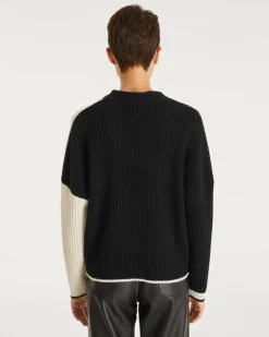 Kujten Jackets & Vests><noscript><img width=