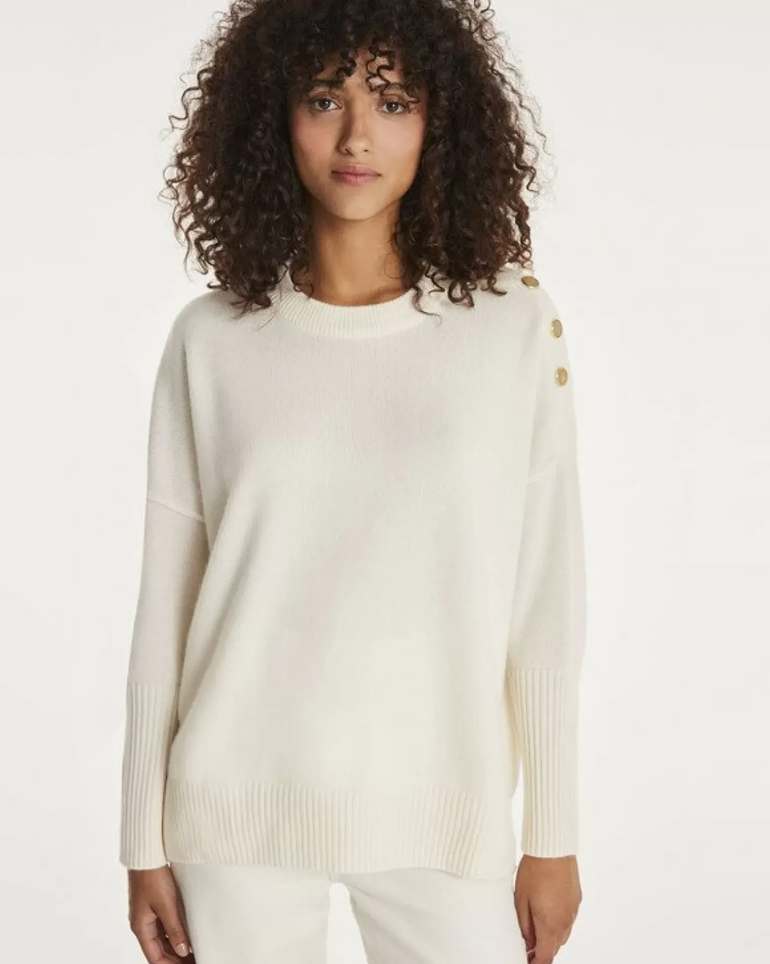 Kujten Sweaters & Sweatshirts>Women Round Neck Cashmere Button Sweater Blanc