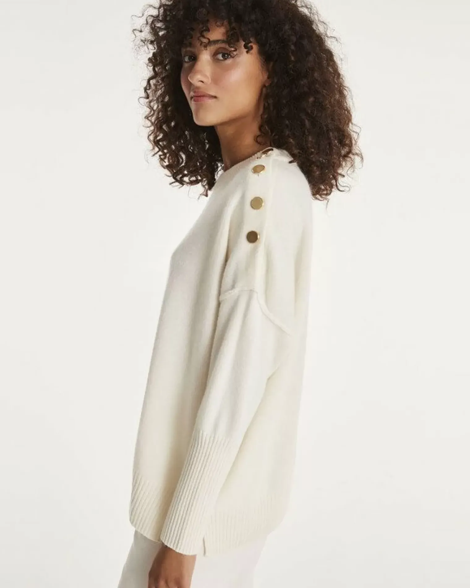 Kujten Sweaters & Sweatshirts>Women Round Neck Cashmere Button Sweater Blanc
