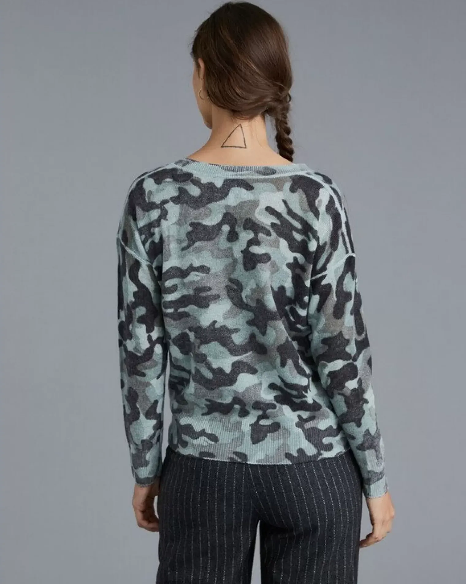 Kujten Sweaters & Sweatshirts>Women V-Neck Boyfriend Cashmere Sweater Vert Camouflage