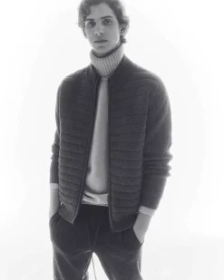 Kujten Jackets & Vests><noscript><img width=