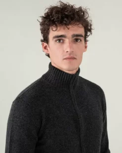 Kujten Jackets & Vests><noscript><img width=